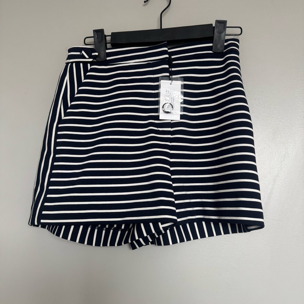 NWT Milly Minis Aria Yarn Dyed Knit Shorts in Navy White Stripe Size 14 (XS)